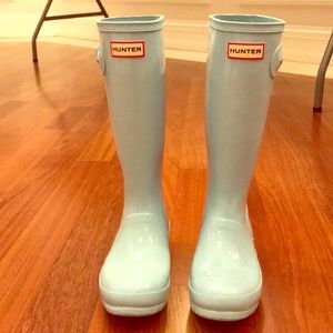 Rare Color Hunter Gloss Boot Sz 6 with Socks!